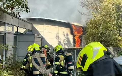 FW-GE: Brand in leerstehendem Kindergarten in Gelsenkirchen-Schalke - Foto: presseportal.de