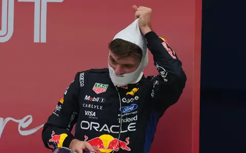 Max Verstappen holt sich in Singapur die Pole Position. - Foto: Ng Han Guan/AP/dpa