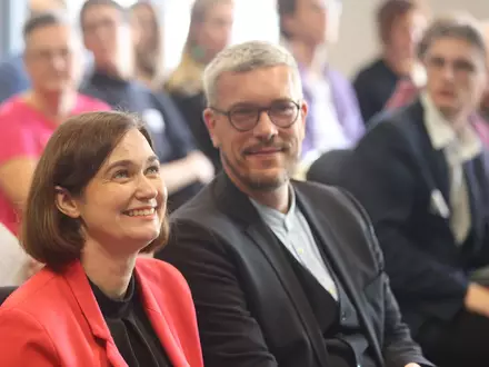 «Nun beginnt die Arbeit», sagte Grünen-Fraktionschefin Müller mit Blick auf die anstehenden Koalitionsverhandlungen. - Foto: Danny Gohlke/dpa