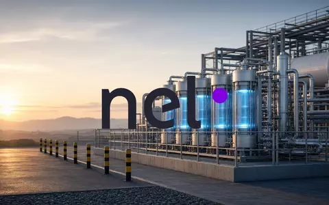 Moderne Wasserstoff-Energieanlage in einer industriellen Umgebung bei Sonnenaufgang - Foto: über boerse-global.de