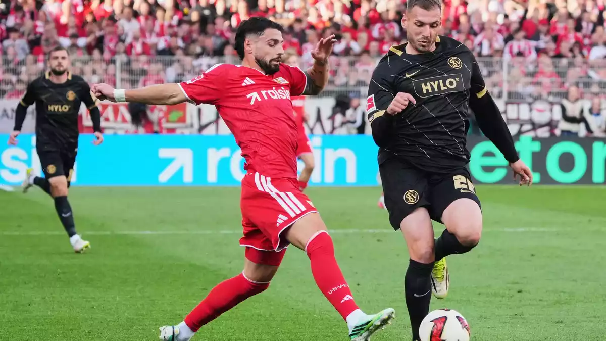 Offensiv taten sich beide Teams schwer.  - Bild: Soeren Stache/dpa