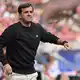 Musste bis zum Ende zittern: Bayer-Coach Carles Martínez - Bild: Torsten Silz/dpa