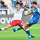  Sebastiaan Bornauw (l.) klärt für den HSV. - Bild: Uwe Anspach/dpa