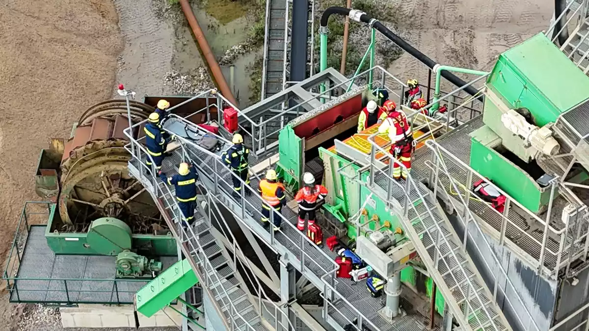 FW Dinslaken: Gemeinsam vorbereitet für den Ernstfall: Hilfsorganisationen üben den Katastrophenschutz - Bild: presseportal.de