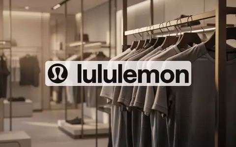 Minimalistische, hochwertige Mode-Boutique in elegantem Licht mit Fokus auf Texturen und moderne Einzelhandelsästhetik. - Foto: über boerse-global.de