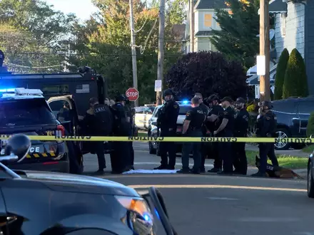 Neun Menschen sind bei einer Gewalttat in der Stadt Erie im US-Staat Pennsylvania getötet worden. - Foto: Matt Barnum/WJET/AP/dpa