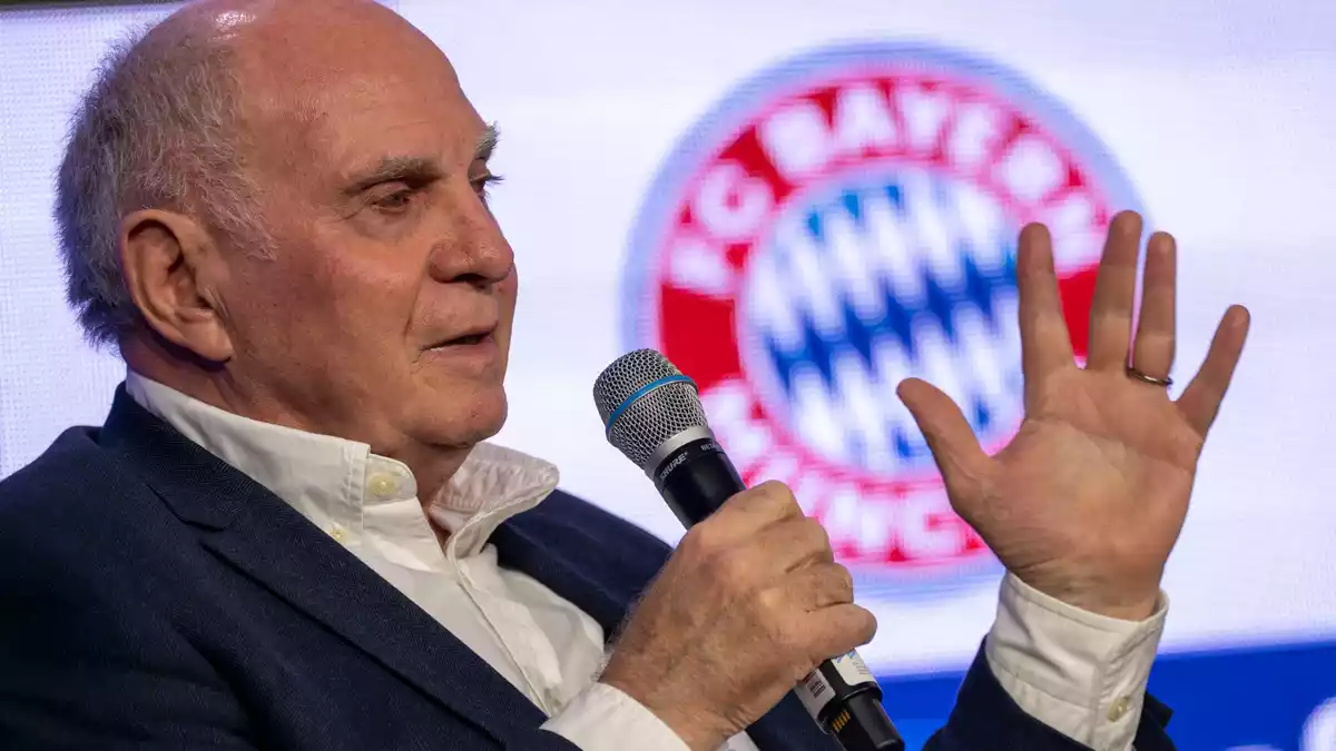 Uli Hoeneß kritisiert die UEFA. (Archivbild) - Bild: Peter Kneffel/dpa