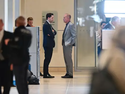 Johannes Winkel und Matthias Miersch sind bei der Rente unterschiedlicher Meinung. (Archivbild) - Foto: Sebastian Christoph Gollnow/dpa