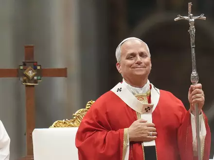 Der Papst muss operiert werden. - Foto: Gregorio Borgia/AP/dpa