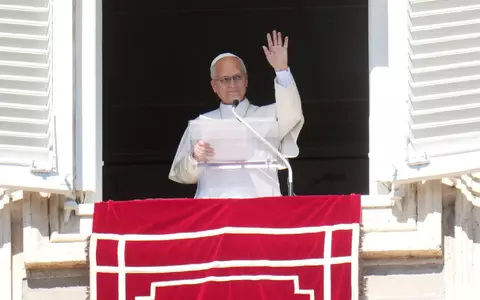 Der Papst bei seinem Angelus-Gebet. - Foto: Gregorio Borgia/AP/dpa