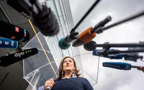 CDU-Generalsekretärin Franziska Hoppermann steht zu Beginn der Präsidiumsklausur im Regen. - Foto: Michael Kappeler/dpa