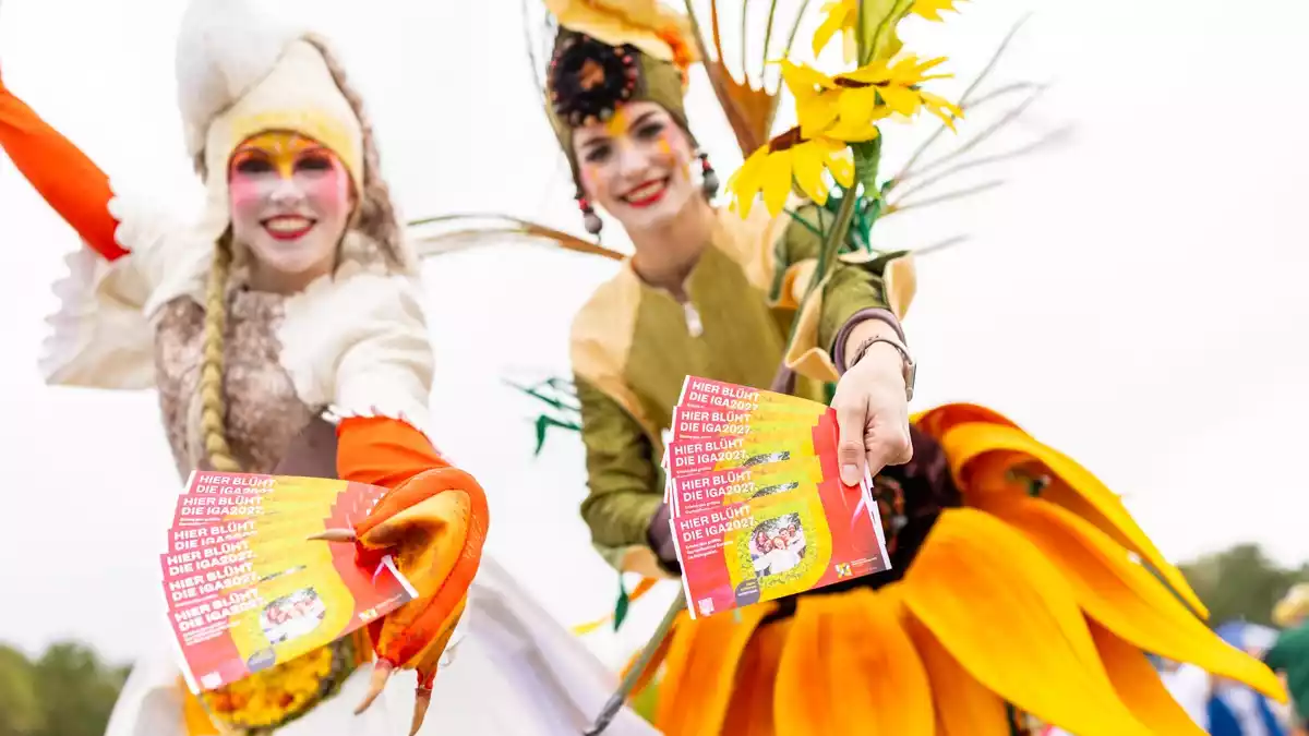 Das Ruhrgebiet blüht auf: Tagestickets für die IGA 2027 ab sofort erhältlich / 178 Tage Gartenkunst, Kultur und Industrienatur - ein Ticket für drei Zukunftsgärten inklusive Nahverkehr - Bild: presseportal.de