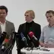 Den Sondierungsstand erläuterten in Berlin am Freitag Steffen Krach von der SPD, Nina Stahr von den Grünen und Maximilian Schirmer von der Linke. - Bild: Sven Kaeuler/dpa