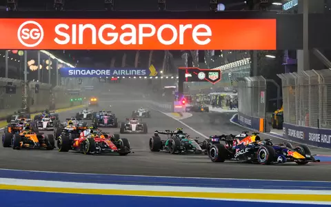 Max Verstappen gibt in Singapur Gas. - Foto: Vincent Thian/AP/dpa