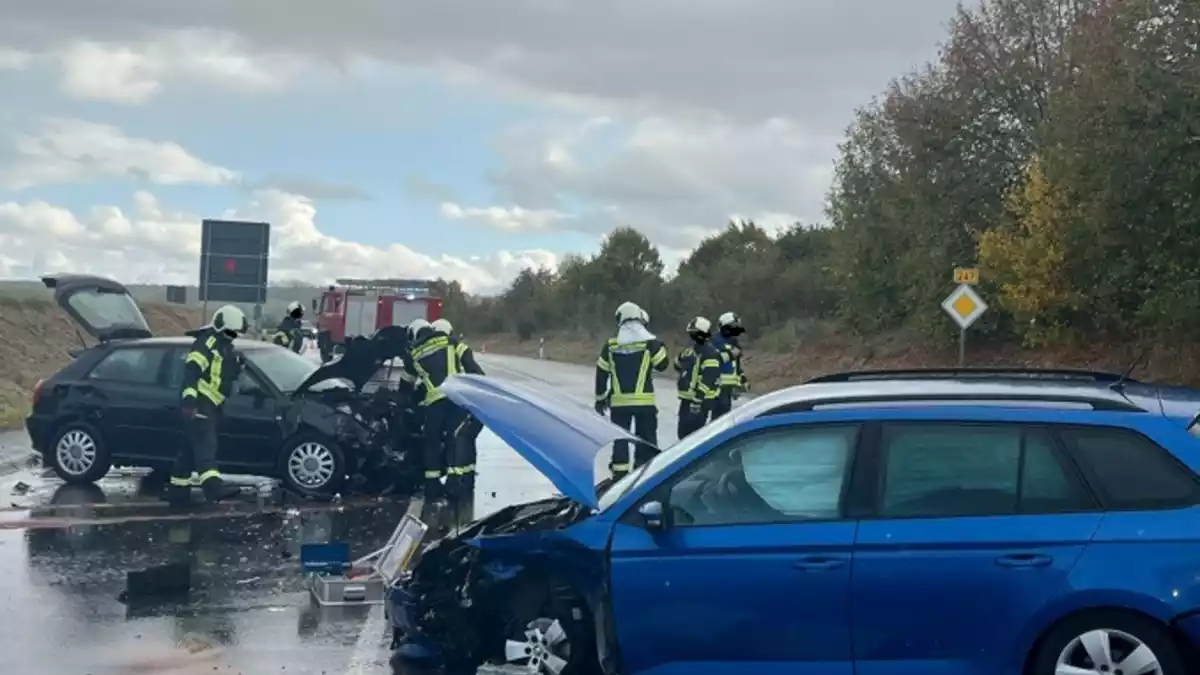 LPI-NDH: Verkehrsunfall mit vier Leichtverletzte - Bild: presseportal.de