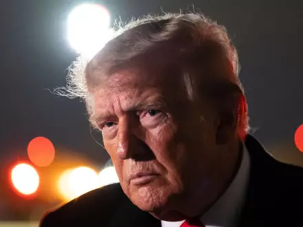 Nach seinen Worten sollen die Angriffe auf Energieanlagen aufhören: US-Präsident Trump. - Foto: Alex Brandon/AP/dpa