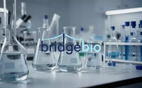 Moderne Laboreinrichtung mit Laborgeräten als Symbol für medizinische Forschung und biotechnologischen Fortschritt. - Foto: über boerse-global.de