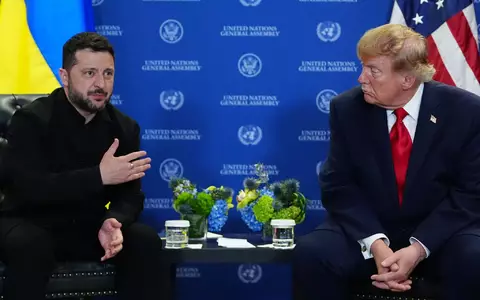 Der ukrainische Präsident Selenskyj wirft der US-Regierung mangelnden Druck auf den Kreml vor. (Archivbild) - Foto: Julia Demaree Nikhinson/AP/dpa