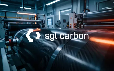 Abstrakte Darstellung moderner Industrieproduktion und Kohlenstofffaser-Technologie in einer hochmodernen Fertigungshalle. - Foto: über boerse-global.de