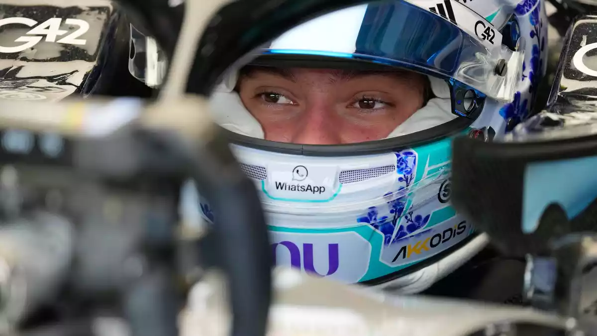 Kimi Antonelli ist nicht mehr weit vom WM-Triumph weg. - Bild: Vincent Thian/AP/dpa