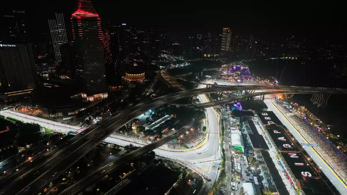 Das Lichtermeer von Singapur. - Bild: Vincent Thian/AP/dpa