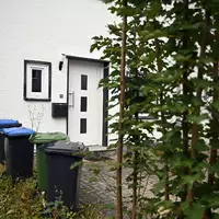Das Haus liegt in einer ruhigen Wohngegend. (Archivbild)  - Foto: Federico Gambarini/dpa
