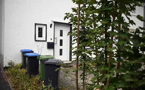 Das Haus liegt in einer ruhigen Wohngegend. (Archivbild)  - Foto: Federico Gambarini/dpa