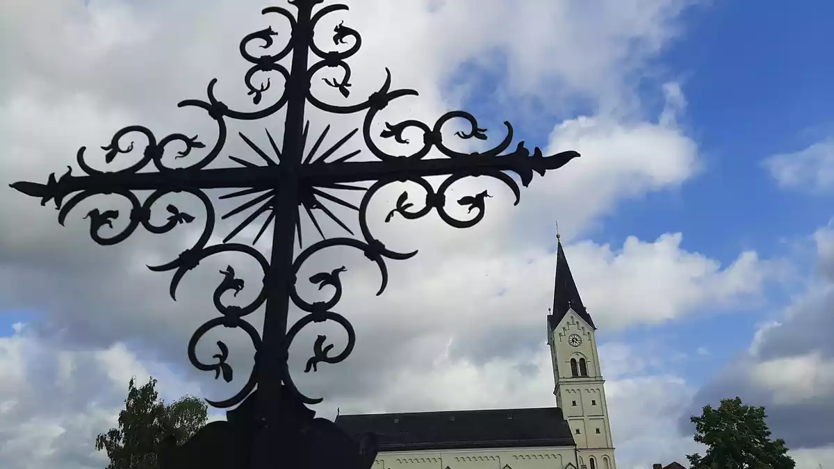 Die Missbrauchsfälle in Garching an der Alz hatten Schlagzeilen gemacht.  - Bild: Britta Schultejans/dpa