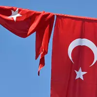Bei einem Busunfall im türkischen Manisa sind elf Personen ums Leben gekommen. (Symbolbild) - Foto: Anna Ross/dpa