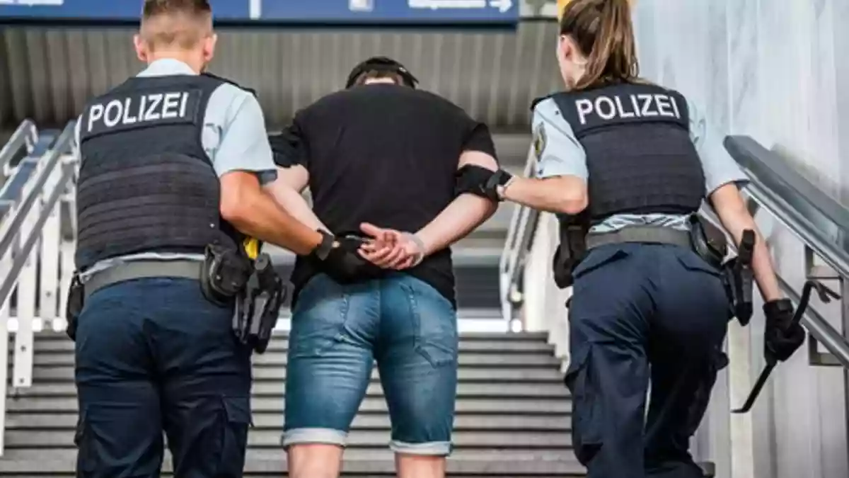 BPOL NRW: Bundespolizei verhaftet verurteilten Straftäter - 10 Monate Haft - Bild: presseportal.de
