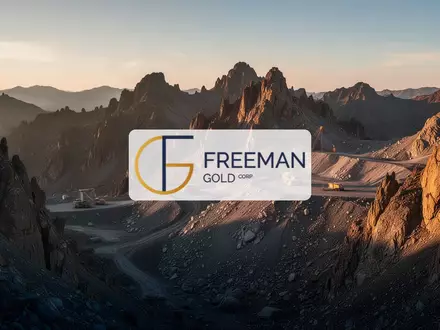 Berglandschaft mit geologischen Felsformationen bei Sonnenuntergang als Symbol für Bergbau und Rohstoffexploration - Foto: über boerse-global.de