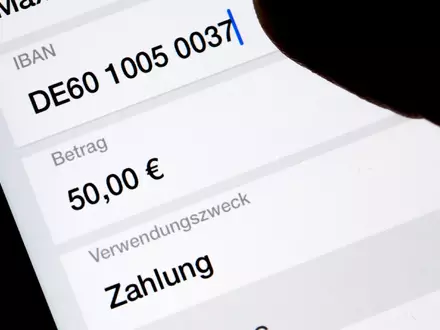 Verbraucherschutz kritisiert zu kleinteilige Überprüfung der Empfängeradresse bei Online-SEPA-Überweisungen. (Symbolbild) - Foto: Monika Skolimowska/dpa-Zentralbild/dpa
