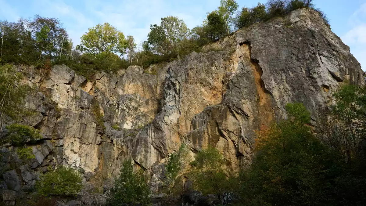 Unglück beim Bungee-Jumping - eine 21-Jährige starb in einem Steinbruch. - Bild: Bernd Thissen/dpa