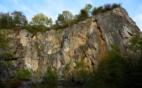Unglück beim Bungee-Jumping - eine 21-Jährige starb in einem Steinbruch. - Foto: Bernd Thissen/dpa