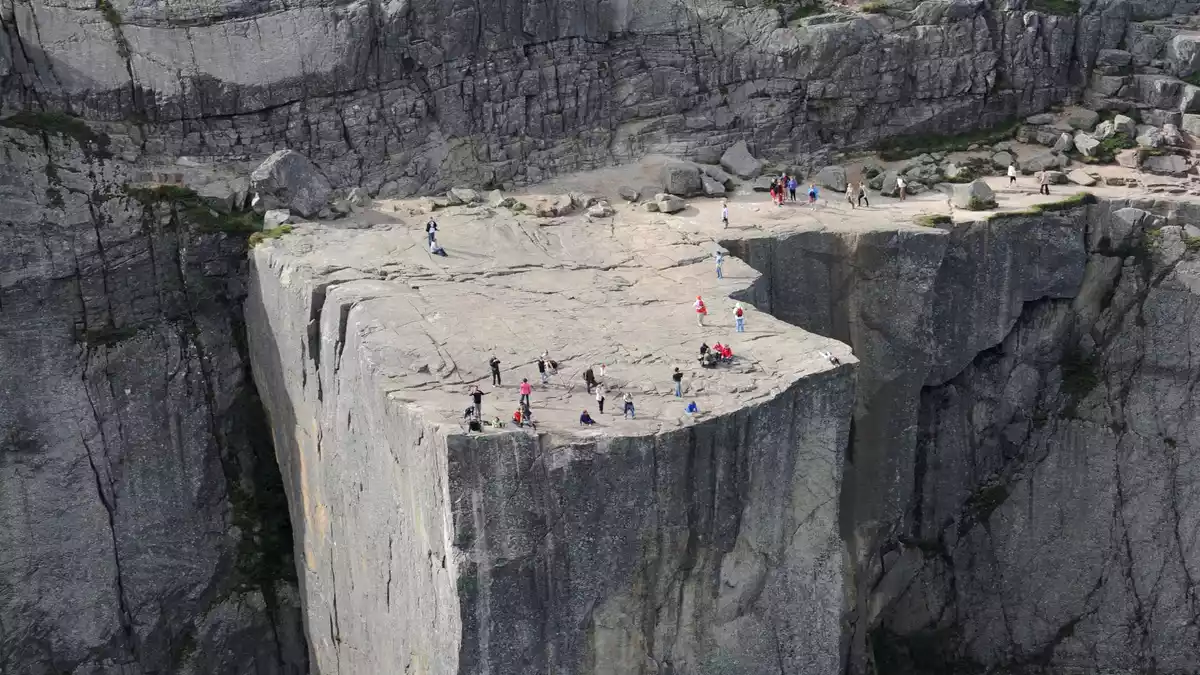 Bekannt aus Mission Impossible: Der Preikestolen am Lysefjord in der Nähe von Stavanger. (Archivbild) - Bild: picture alliance / dpa