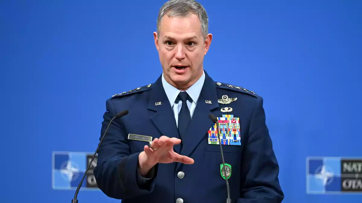 Der Oberbefehlshaber der Nato-Streitkräfte in Europa, Alexus Grynkewich, hat eine neue Sicherheitsstrategie des Bündnisses vorgestellt.  - Bild: Elisa Schu/dpa