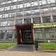 In dieser Berufsfachschule in Warschau stach eine 21-Jährige auf drei Frauen ein. - Bild: Claudia Ciobanu/AP/dpa