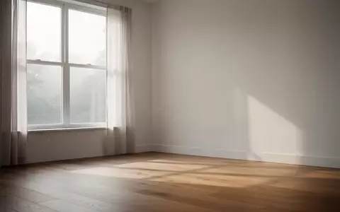 Ein minimalistischer, lichtdurchfluteter Raum mit sanften Schatten, der eine ruhige und entspannte Atmosphäre vermittelt. - Foto: über boerse-global.de