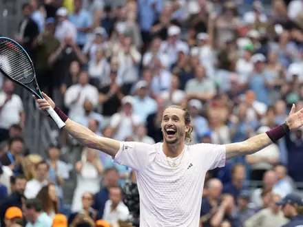 Bald die Nummer eins der Tennis-Welt: Alexander Zverev. (Archivbild) - Foto: Kirsty Wigglesworth/AP/dpa