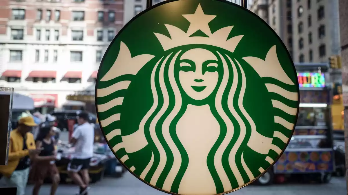 Starbucks wird die auf mexikanische Küche spezialisierte Kette Chipotle doch nicht kaufen. (Archivbild) - Bild: Michael Kappeler/dpa