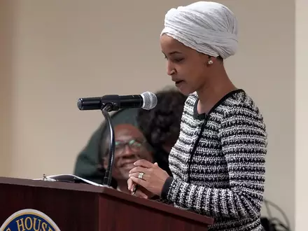 Bundesbeamte haben laut US-Medien eine Durchsuchung bei der linken demokratischen US-Abgeordneten Ilhan Omar durchgeführt. (Archivbild) - Foto: Richard Tsong-Taatarii/Star Tribune via AP/dpa