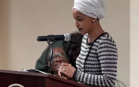Bundesbeamte haben laut US-Medien eine Durchsuchung bei der linken demokratischen US-Abgeordneten Ilhan Omar durchgeführt. (Archivbild) - Foto: Richard Tsong-Taatarii/Star Tribune via AP/dpa