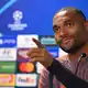 Jonathan Tah freut sich auf das Spiel.  - Bild: Peter Kneffel/dpa
