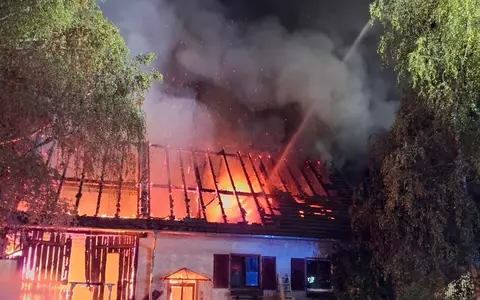 KFV-CW: Großbrand macht Wohnhaus unbewohnbar und verursacht hohen Schaden - Keine Verletzten - 50 Einsatzkräfte vor Ort - Foto: presseportal.de