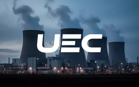 Abstraktes, atmosphärisches Bild eines industriellen Kernkraftwerks in der Dämmerung, das den Energiesektor repräsentiert. - Foto: über boerse-global.de