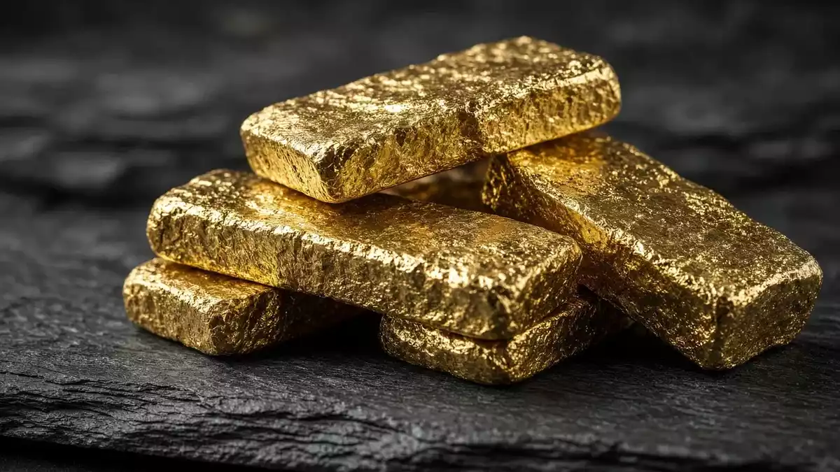 Gold Pulls Back From One-Week High as US Dollar Firms, Inflation Data Looms