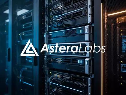 Hochmoderne Server-Infrastruktur in einem Rechenzentrum mit atmosphärischer Beleuchtung zur Darstellung von KI-Technologie. - Foto: über boerse-global.de