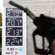Der Tankrabatt soll Autofahrer angesichts hoher Spritpreise vorübergehend entlasten. (Archivbild) - Bild: Sina Schuldt/dpa