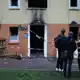 Das stark beschädigte Mehrfamilienhaus nach dem Feuer in Bochum - Bild: Christoph Reichwein/dpa