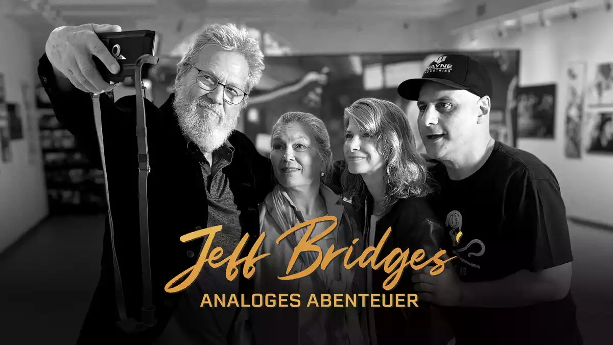 Jeff Bridges' analoges Abenteuer - ARD-Mediatheks-Doku über die Wiederbelebung der legendären Widelux-Kamera - Bild: presseportal.de